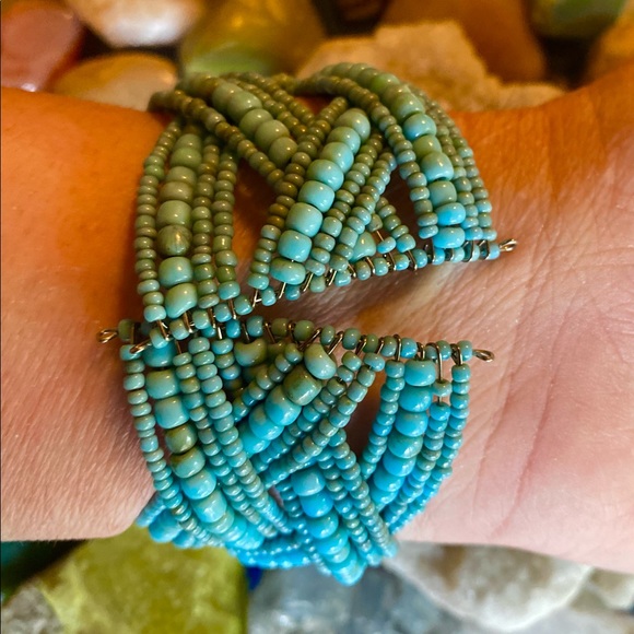 Beautiful Blue Beaded Bracelet - Picture 4 of 4